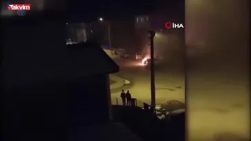 Erzincan’da araç alev alev yandı