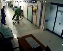 Ameliyathaneye bisikletle girdi!