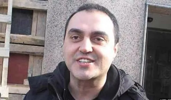 arto-otoparkta-sikistirilinca-acil-durum-hattini-aradi-baba-ogulla-kavga-edip-davalik-oldu-eskiya-misin-1675096468359.jpg Arto otoparkta sıkıştırılınca acil durum hattını aradı! Baba-oğulla kavga edip davalık oldu! “Eşkıya mısın...”-6