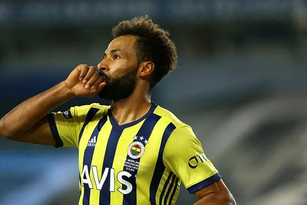 7-ay-sonra-bir-ilk-nazim-sangareden-fenerbahceye-guzel-haber-1671112624966.jpeg