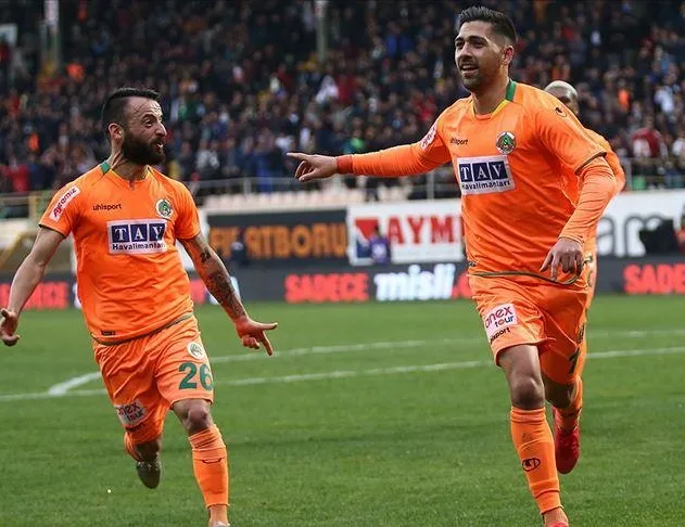 Alanyaspor’da imza günü