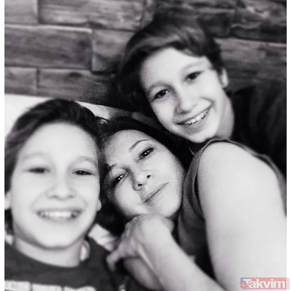 Kuruluş Osman’ın yıldızıyla 21 yıl evli kalmıştı! Bir Gece Masalı’nın Handan’ı Ayşegül Günay’ın ikizlerine bakın! - 18