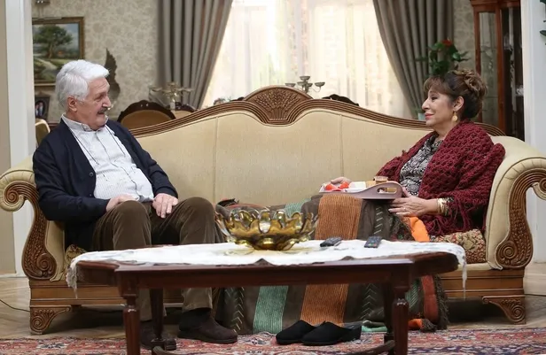 kanal-dnin-o-dizisinin-adi-degisiyor-ilk-kez-rastlayacaksiniz-televizyon-tarihinde-esi-benzeri-yok-1609256053082.jpg Kanal D'nin o dizisinin adı değişiyor! İlk kez rastlayacaksınız televizyon tarihinde eşi benzeri yok-4