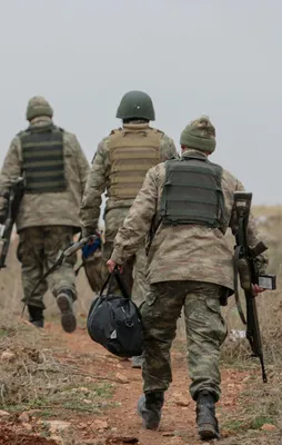 Ünlülerden askerimize destek yağıyor