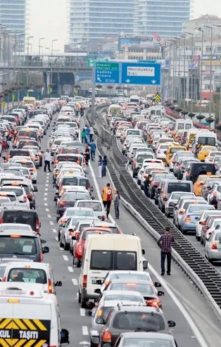 30 milyon sürücüyü ilgilendiren olay! Trafik Sigortası'ndaki değişiklik Danıştay'da