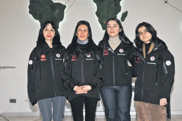 sokakta-infaz-serdar-semiz-bosanmak-uzere-oldugu-esini-oldurdu-sonra-baldizina-mesaj-atti-1675124507513.jpeg Sokakta infaz! Serdar Semiz boşanmak üzere olduğu eşını öldürdü, sonra baldızına mesaj attı-14