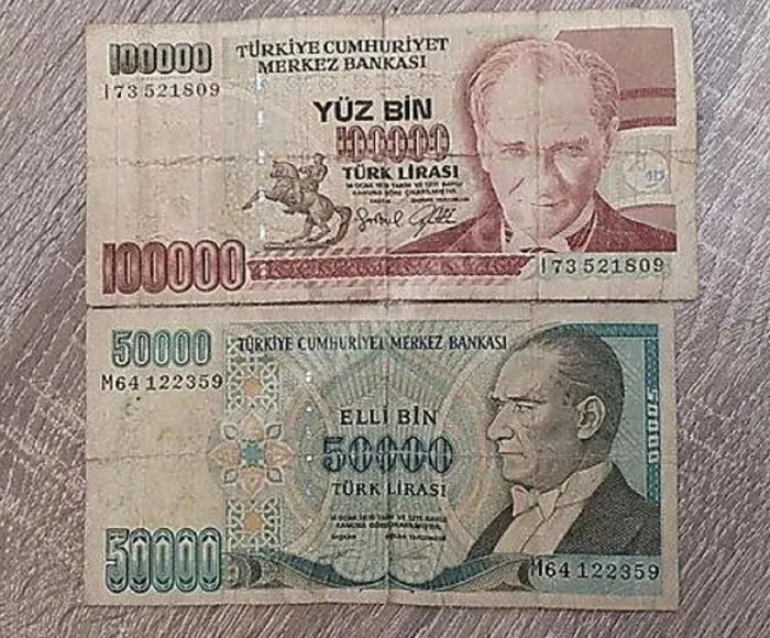 sarraflar-pesinde-kosuyor-eski-50000-tllik-banknotu-bulan-servet-sahibi-oldu-tanesi-tam-25000-tl-1728489177577.jpeg Eski 50.000 TL’lik banknotu bulan servet sahibi oldu! Sarraflar peşinde koşuyor! Tanesi tam 25.000 TL...-3