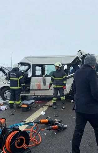 Niğde'de korkunç kaza: 2'si çocuk, 3 ölü