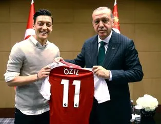 Almanlar Türkiye’nin gururu Mesut Özil’e saldırdı