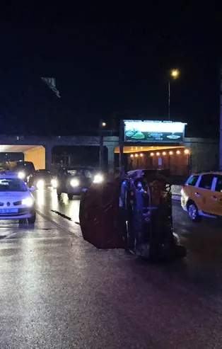 Bursa'da düz yolda giden araç takla attı! Polisler bile nasıl olduğunu anlamadı