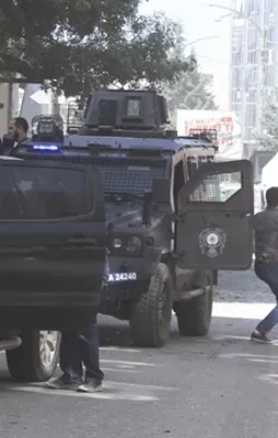 Van'da terör saldırısı: 48 yaralı