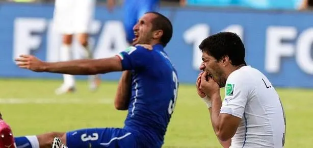 Isırığa FIFA’dan ağır ceza