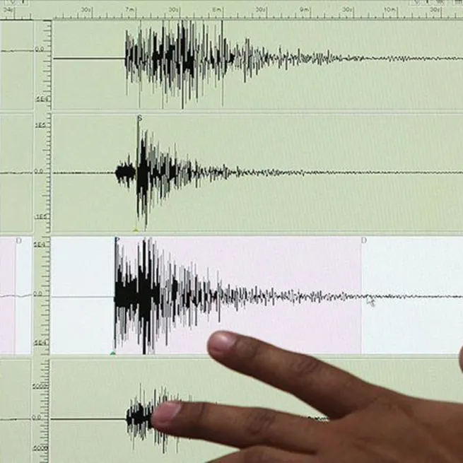 Endonezya’da 5,3 büyüklüğünde deprem
