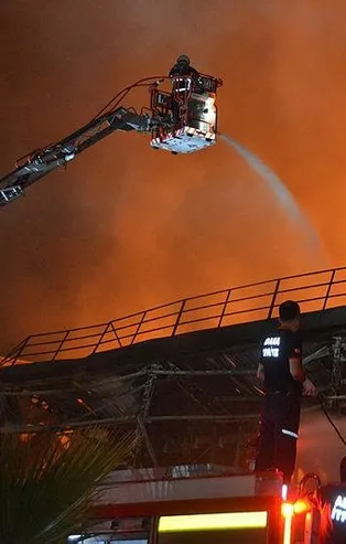 Adana'da nişasta fabrikasında yangın: Kontrol altına alındı