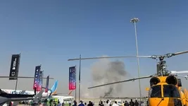 Dubai'de gösteri uçuşu yapan Hindistan uçağı yere çakıldı