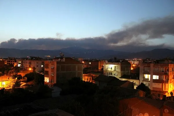 İzmir'de büyük orman yangını-1