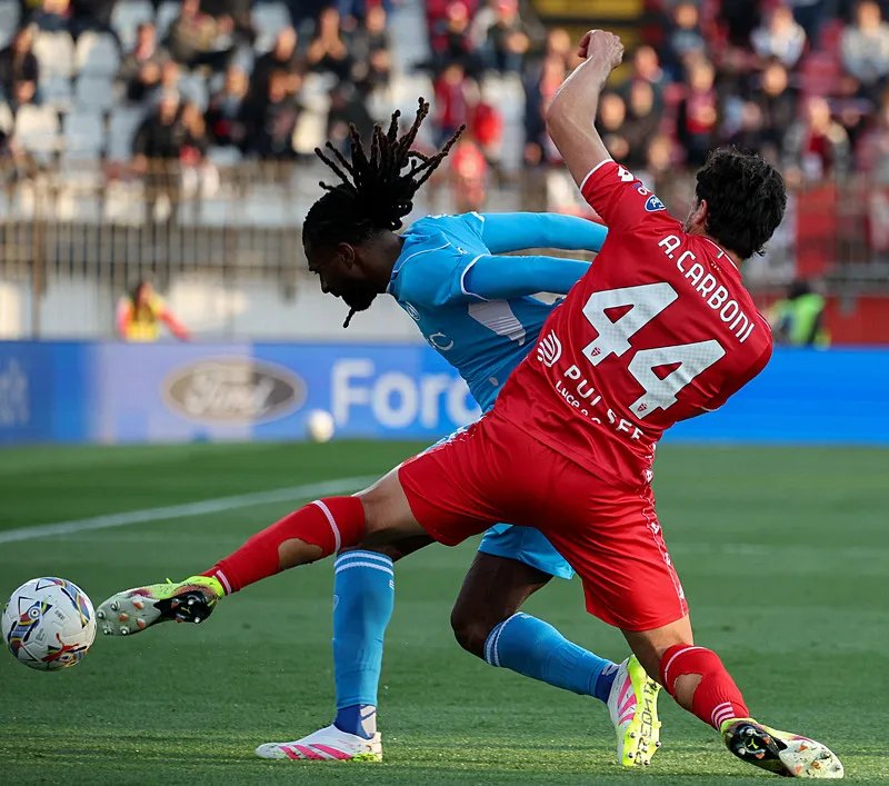 Fenerbahçe'ye tank gibi orta saha! Kanarya transferde fark yaratacak - 17