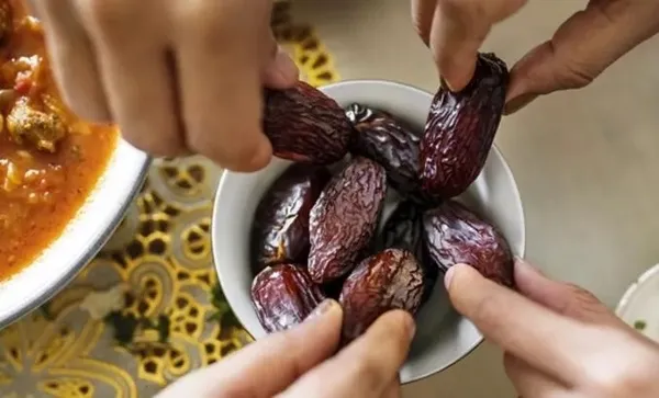 1648888350500.jpeg Diyanet İşleri Başkanlığı açıkladı! Diş tedavisi, astım spreyleri, aşı orucu bozar mı?-3