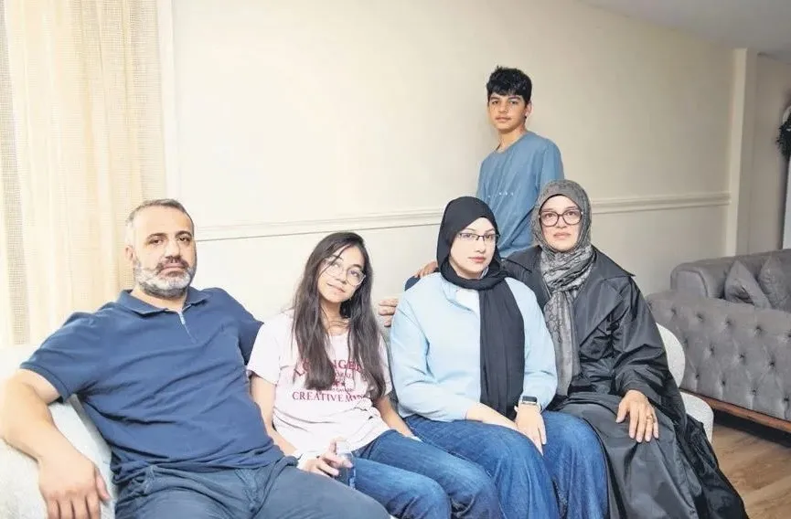 aysun-ayhan-ugur-dundarin-yaptigi-haber-nedeniyle-annem-cok-agladi-1788681448677.jpeg Filenin Sultanları'nın eski yıldızı Aysun Ayhan yıllar sonra anlattı: “Uğur Dündar, annemi çok ağlattı”-6