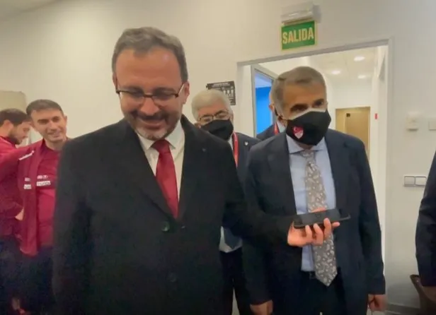 baskan-erdogandan-norveci-3-0-maglup-eden-a-milli-futbol-takimimiza-tebrik-telefonu-1616877305257.jpg Başkan Erdoğan'dan Norveç’i 3-0 mağlup eden A Milli Futbol Takımımıza tebrik telefonu!-3