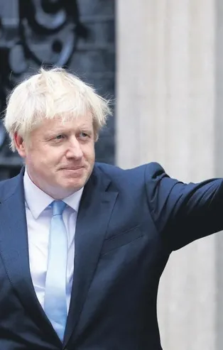 İngiltere’de Coronavirüs vakaları çoğaldı, Boris Johnson bir kamyon tuvalet kağıdı stokladı!