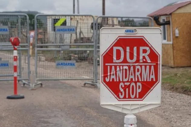 Koronavirüs tedbirleri kapsamında Burdur'un Karamanlı ilçesinde bir köy karantinaya alındı