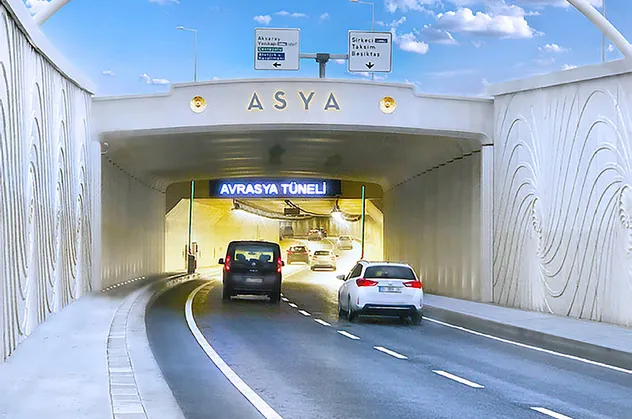 Avrasya Tüneli trafiğe kapandı