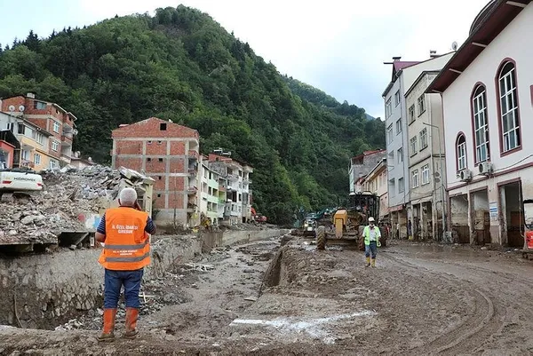 son-dakika-giresundaki-selde-kaybolan-7-kisiden-birinin-daha-cansiz-bedenine-ulasildi-1598687854307.jpeg Son dakika: Giresun'daki selde kaybolan 7 kişiden birinin daha cansız bedenine ulaşıldı!-4