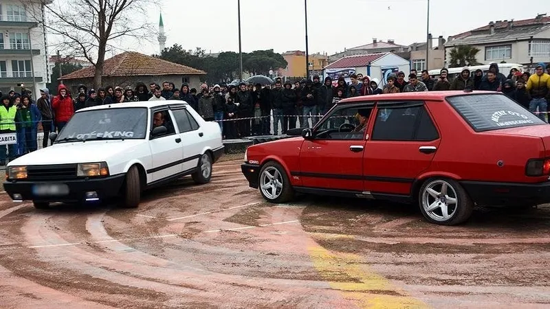 yapay-zeka-yeni-tofas-sahini-sil-bastan-cizdi-gorenler-saskinligi-gizleyemedi-1715432293069.jpg Tofaş Şahin serisi