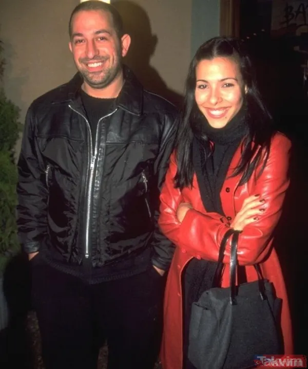 Merve Boluğur transparan bluzünü sütyensiz giyip alıveriş yaptı gören tekrar baktı! İlk şarkısı sonrası suratı sirke satıyor - 23