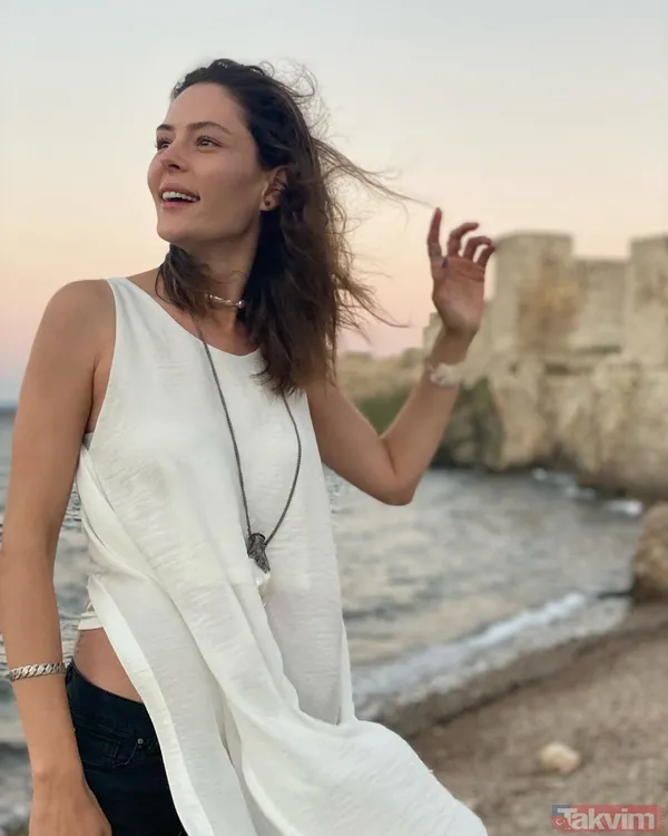 Minik kızını ilk kez paylaştı! 6 gün önce anne olan Yıldız Çağrı Atiksoy’dan çekirdek aile paylaşımı! İlk yorum Esra Erol ve Özge Törer’den... - 8