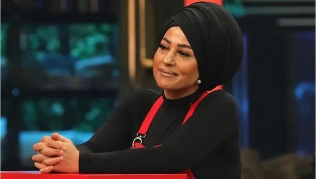 masterchef-finalisti-esra-tokelli-kimdir-esra-tokelli-kac-yasinda-nereli-meslegi-ne-esra-tokelli-evli-mi-iste-1704652777277.jpeg