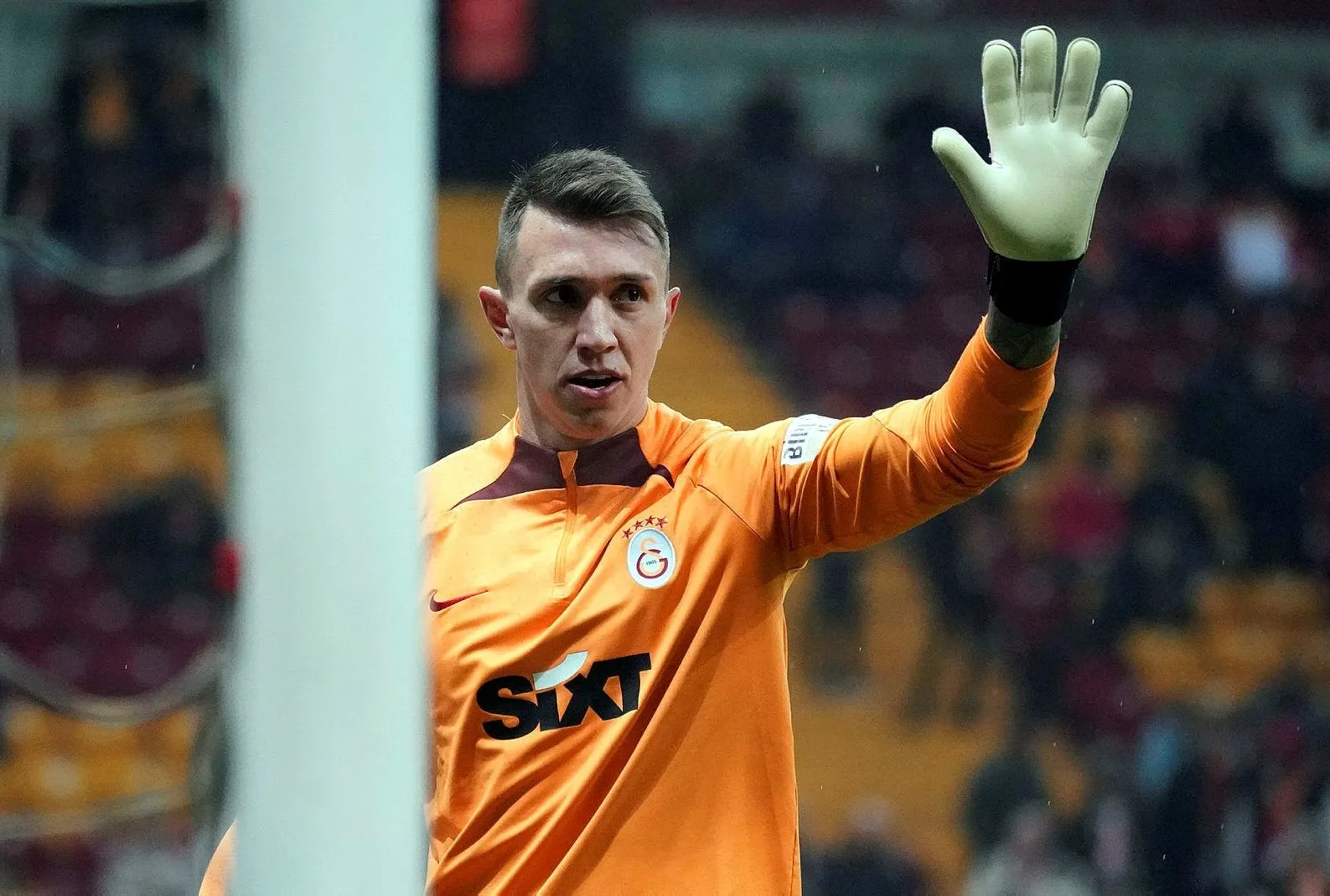 Muslera’dan kafa karıştıran paylaşım!