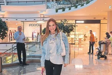 Ünlü model Ebru Şallı’dan tek başına alışveriş!