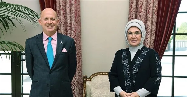 Emine Erdoğan, Birleşik Krallık Ankara Büyükelçisi Dominick Chilcott ile görüştü
