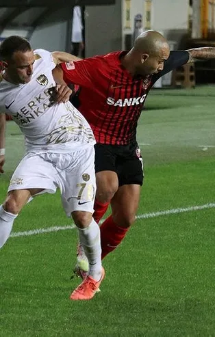 Gaziantep'te puanlar bölüşüldü! MAÇ SONUCU: Gaziantep FK: 1 - 1 MKE Ankaragücü