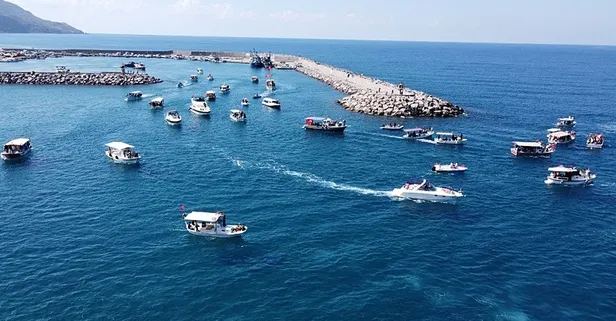 İsrail Sumud Filosu’na el koydu Hataylılar bayraklarla Akdeniz’e açıldı