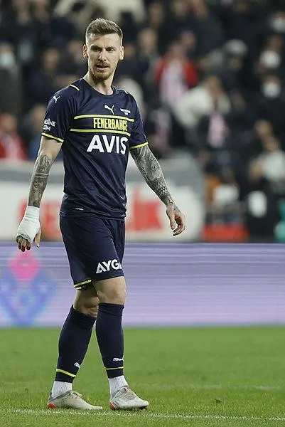 Fenerbahçe'de Serdar Aziz seferberliği: 7+4 hazırlığı başladı! İsmail Kartal'dan "sözleşmeyi yenileyin" talebi-2