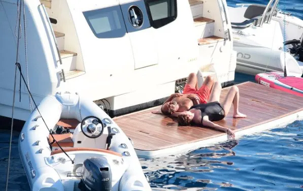 Deniz Seki kürkçü dükkanına geri döndü tam da orasına etiketi yapıştırdı! Deniz Seki'den 'yok artık' dedirten kare-7