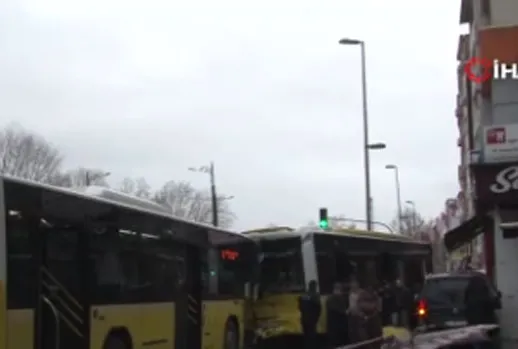 2 İETT otobüsü zincirleme kazaya karıştı