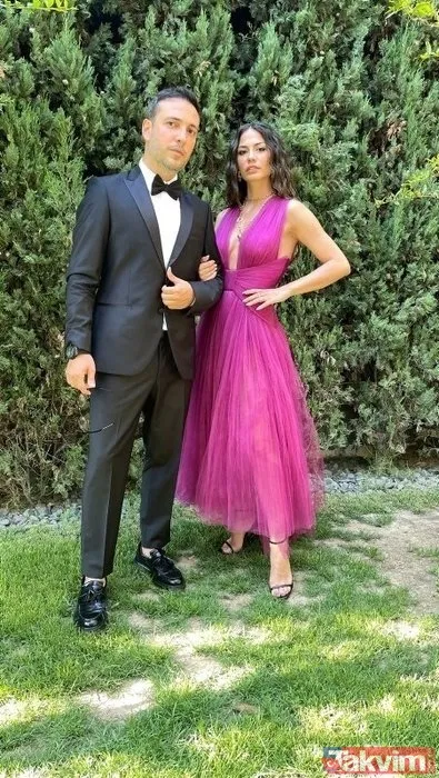 Demet Özdemir mavi bikinisiyle paylaştı! Oğuzhan Koç’un müstakbel eşi sosyal medyayı salladı! Sere serpe uzanarak güneşlenen Demet... - 14