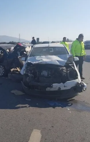 İzmir'de feci kaza! 3'ü ağır 8 yaralı var