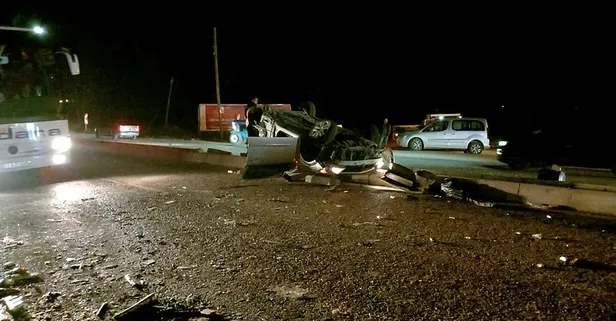 Adana'da yolcu minibüsü ile otomobil çarpıştı: 13 yaralı