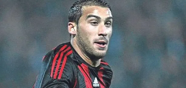 Cenk Tosun’dan Kartal’a 5 yıllık imza