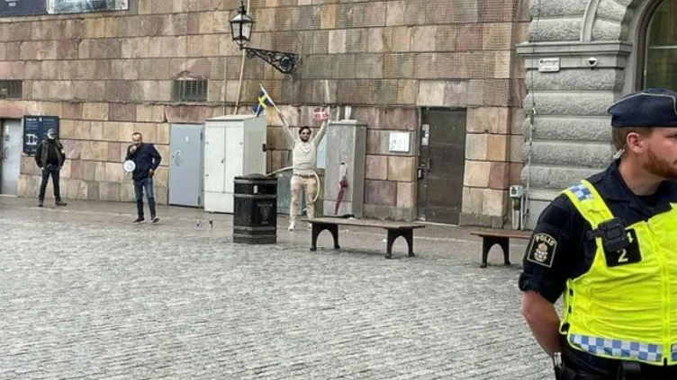 Danimarka ve İsveç'te Kur'an-ı Kerim'e yönelik yeni saldırılar düzenlendi