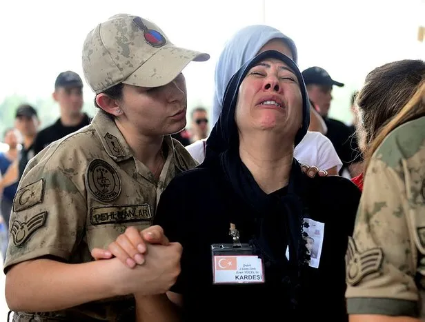 Şehit Uzman Onbaşı Yücel son yolculuğuna uğurlandı-7