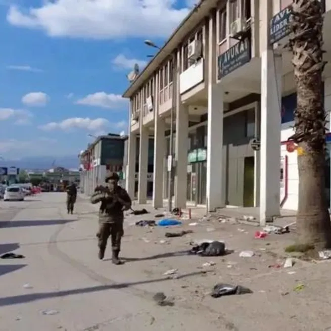 Kansız yağmacılara geçit yok! Mehmetçik Hatay sokaklarında devriyeye başladı