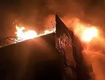 Müstakil ev alev alev yandı