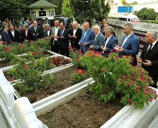 Başkan Erdoğan Necmettin Erbakan ın kabrini ziyaret ederek dua okudu
