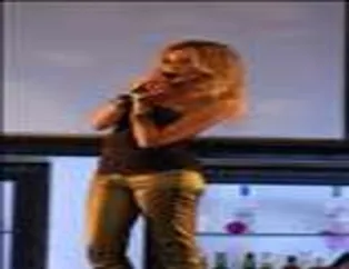 Sinem Kobal Dağıttı